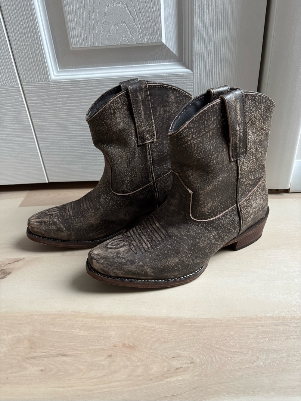 Roper Brown Distressed Short Shaft Western Booties
